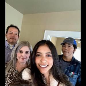 Meet your Posher, Lorena